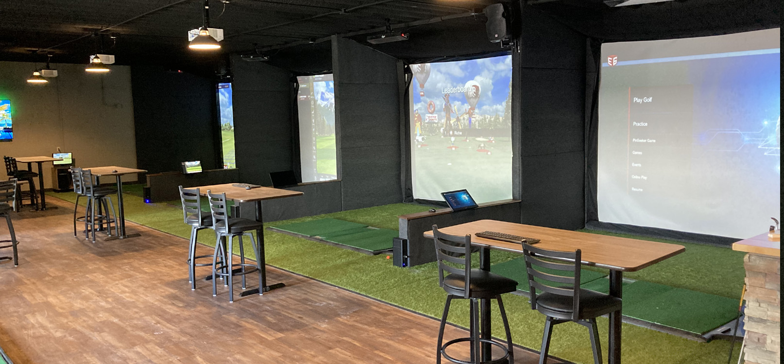 The Clubhaus Indoor Golf Simulators | Marshfield, WI